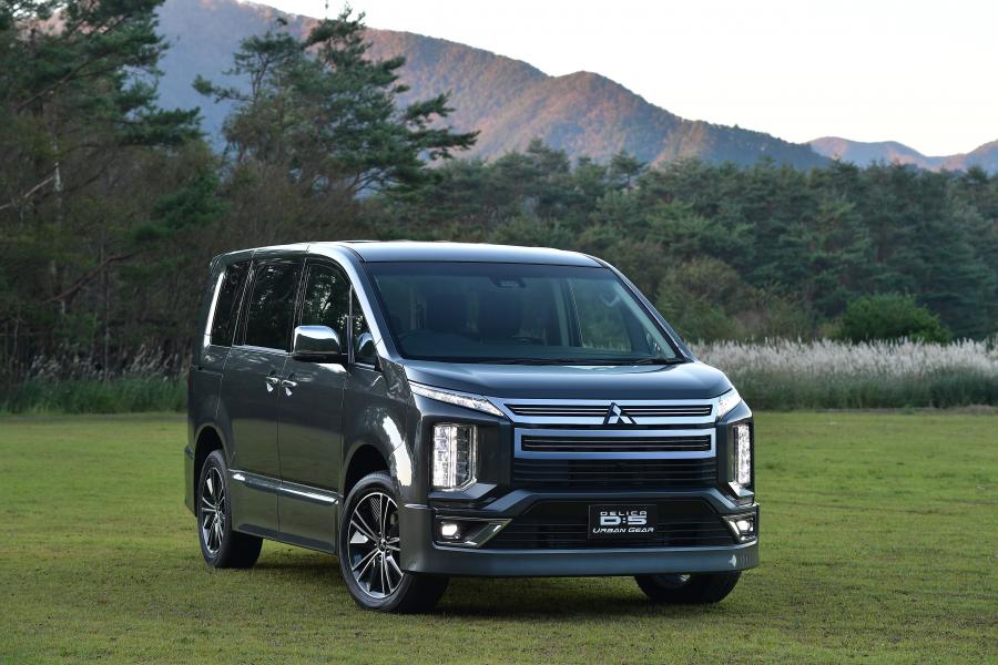  Mitsubishi Delica D:5 Urban Gear 2018 года  (фото 8 из 30)